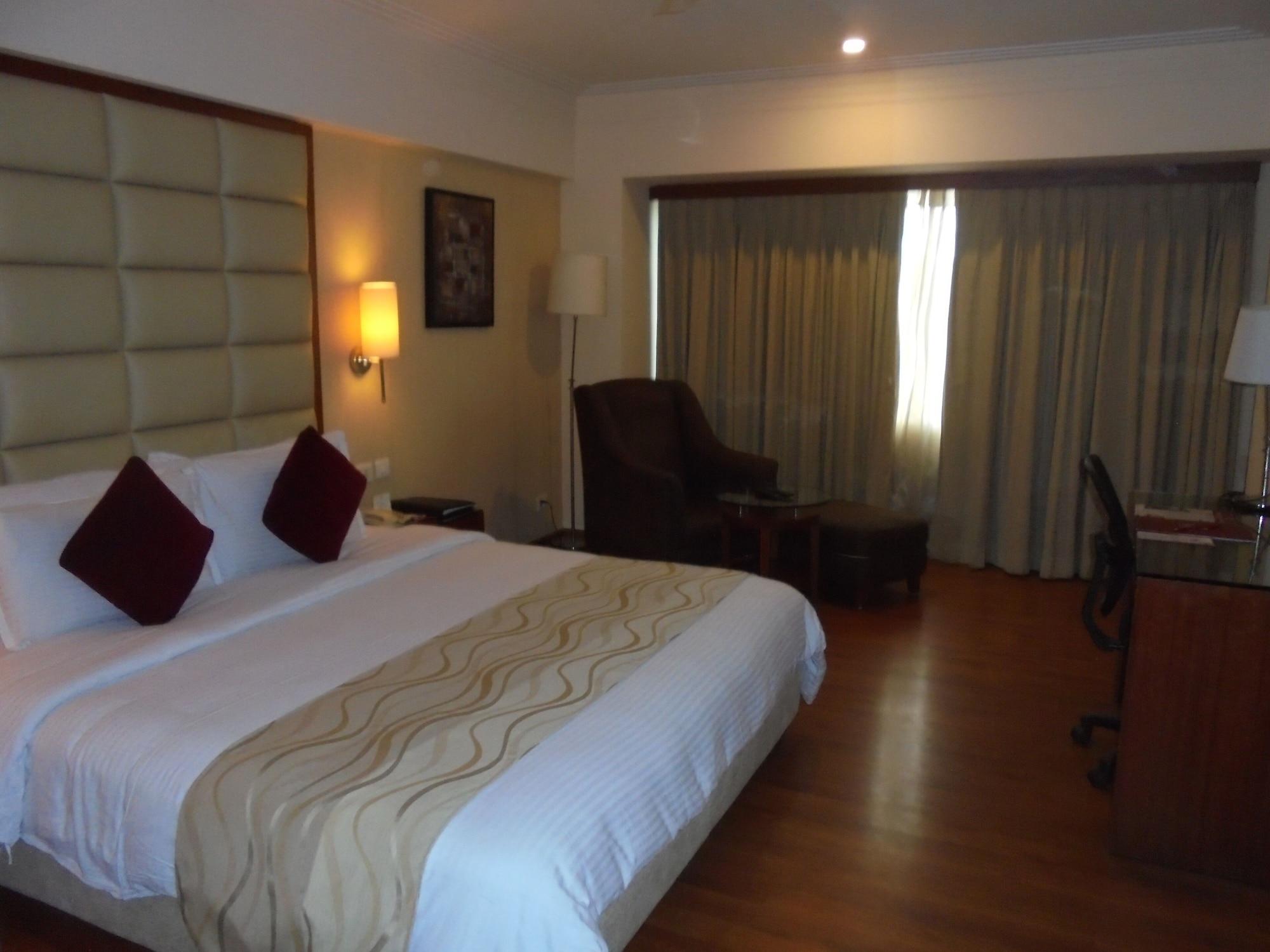 Hotel Lords Plaza Ankleshwar Zewnętrze zdjęcie